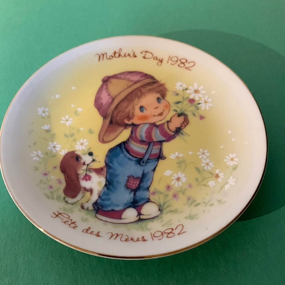 Vintage Avon Mother’s Day plate 1972*